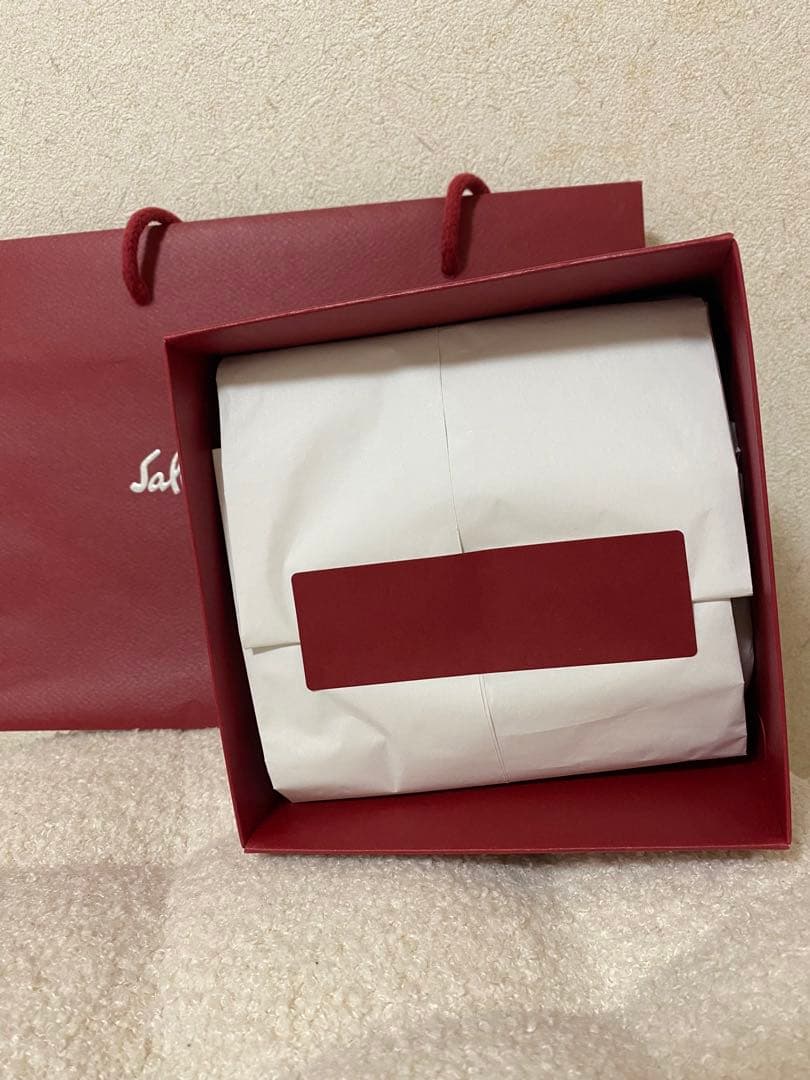 ⭐︎箱、ショッパー無⭐︎SalvatoreFerragamo ブラック カチューシャ