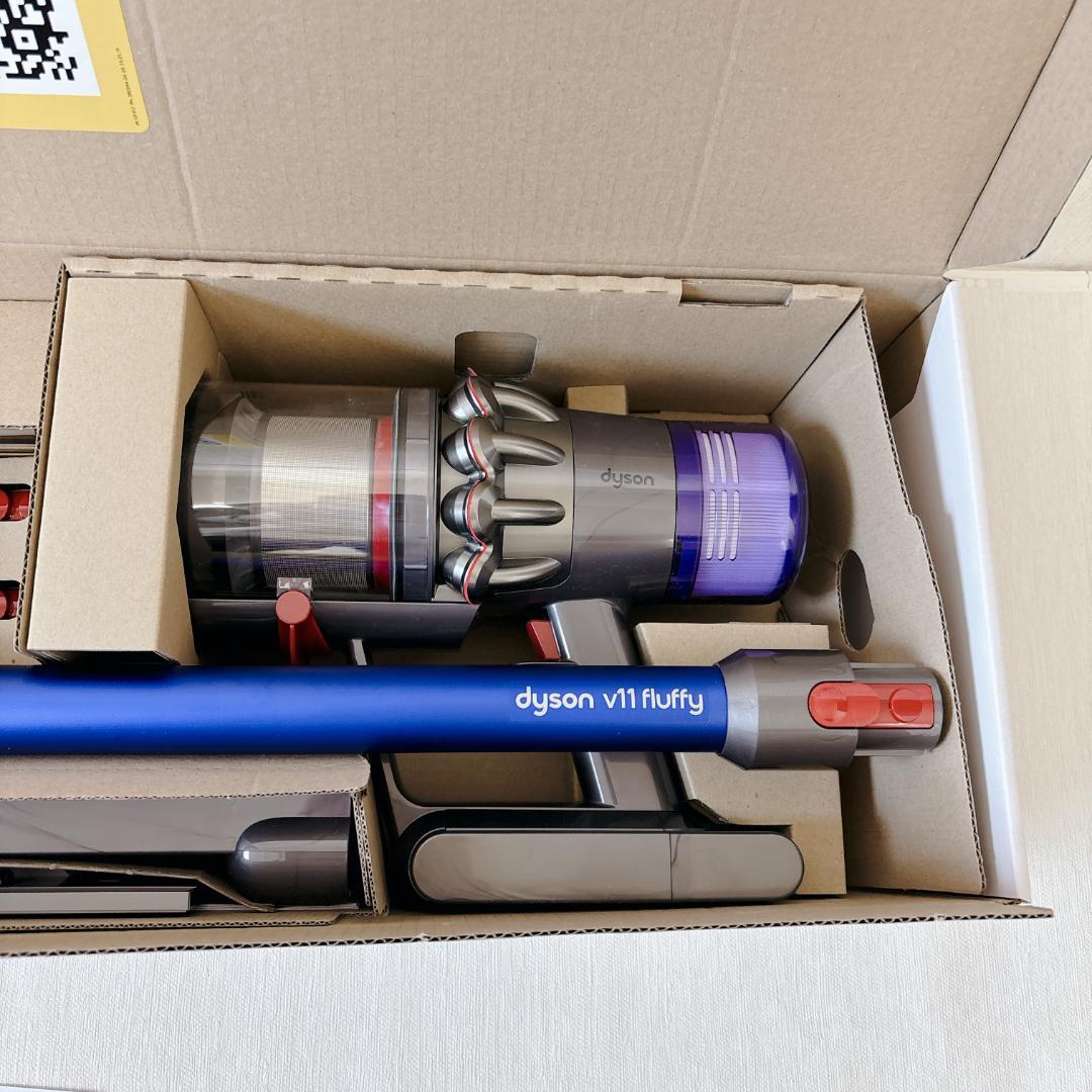 【極美品・未使用級】Dyson V11 Fluffy SV14 ダイソン