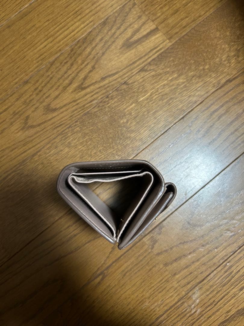 PRADA ベージュ 三つ折り財布　正規品