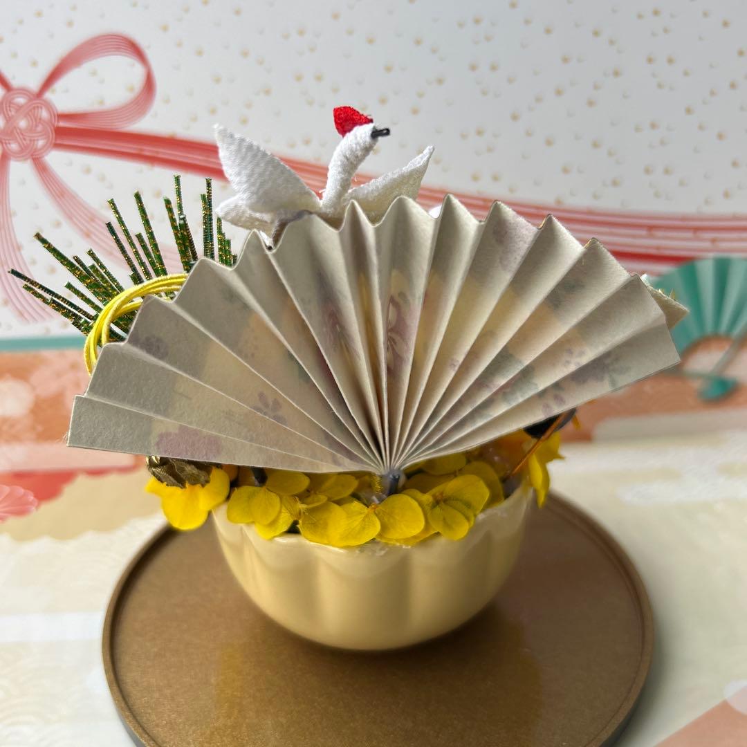 ハンドメイド❣️お正月アレンジ❣️薔薇、鏡餅、扇、椿、イエローアレンジ❣️