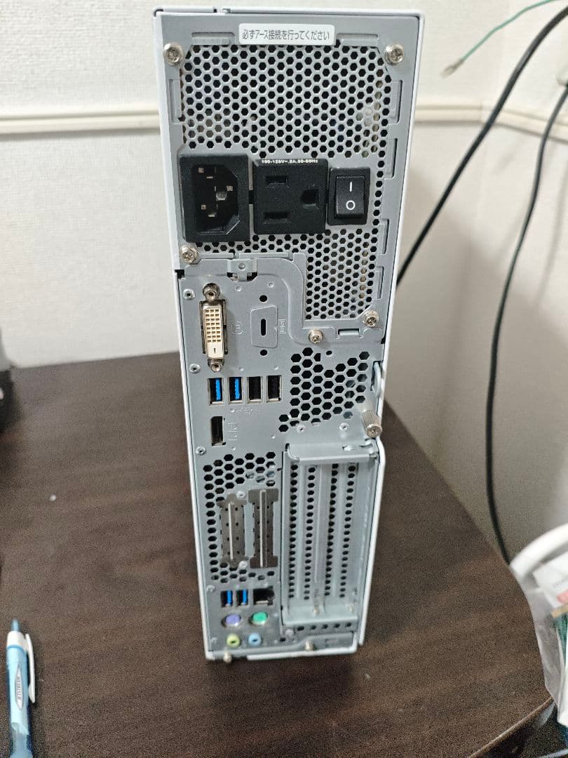 r*o様 富士通　9世代　i3 メモリ4G