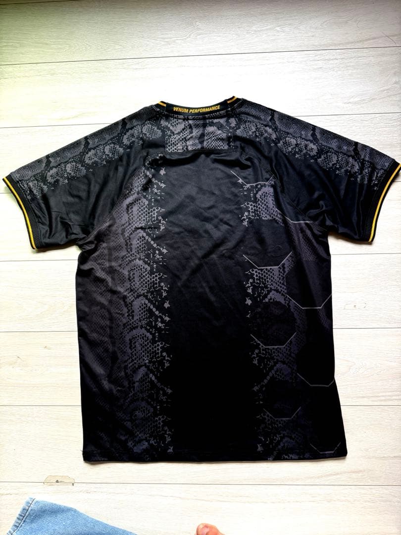 UFC venum 朝倉海着用モデル。ヘビ柄 メッシュTシャツ