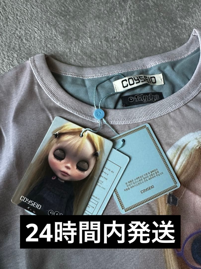 トップス COYSEIO X BLYTHE GRAPHIC T-SHIRT LIGHT