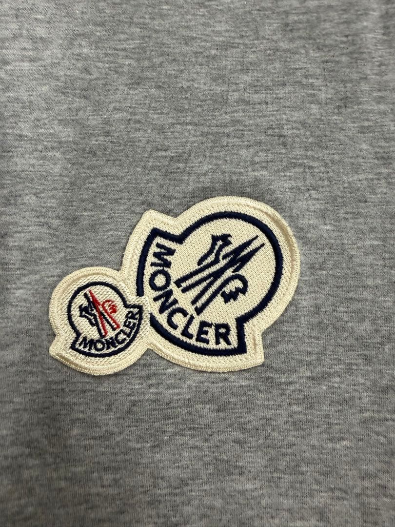 MONCLER グレー Tシャツ クルーネック