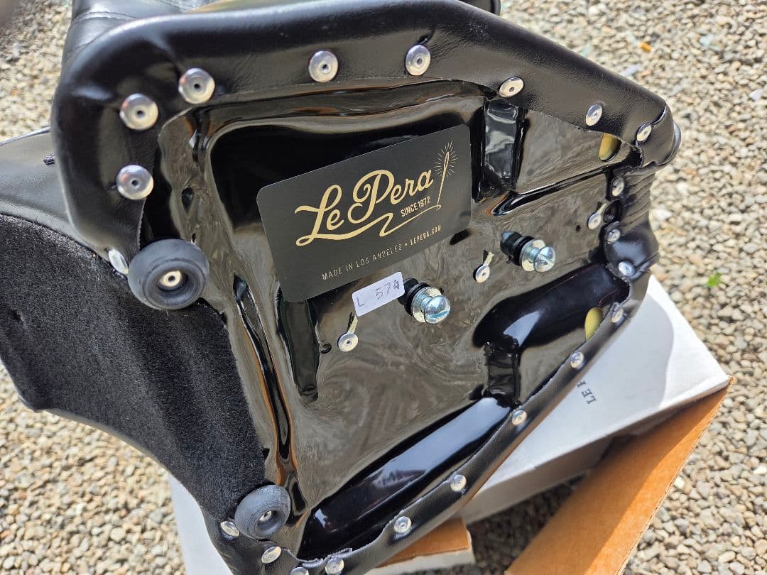 Le Pera リジット　シート　ハーレー　新品 ラペラ　パンヘッド　ナックル