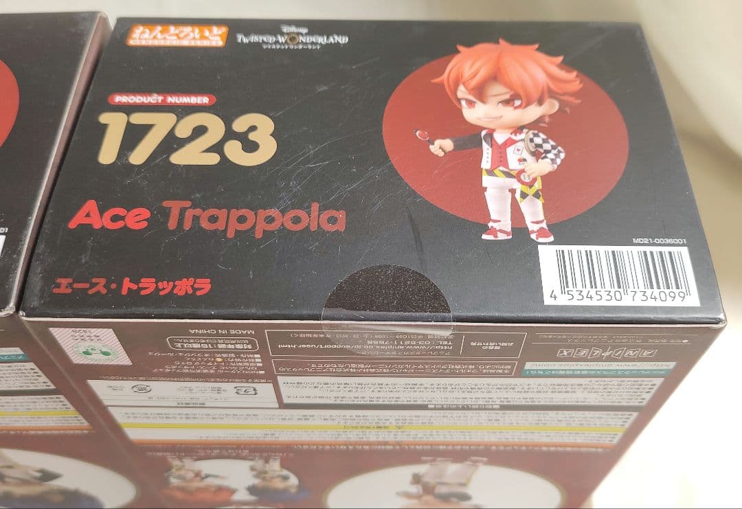 エース・トラッポラ　デュース・スペード　ねんどろいど　特典缶バッジ付　ツイステ