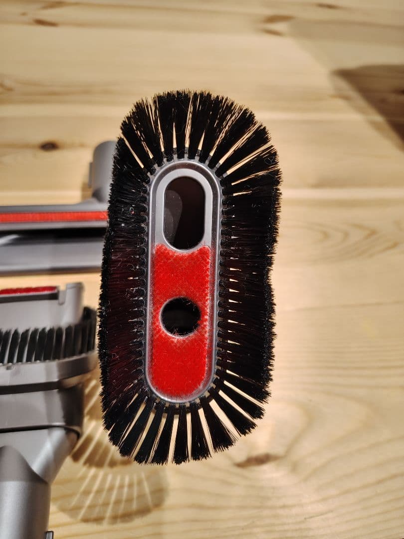 Dyson V8 Slim Fluffy+ 各種アタッチメント付き　ヘッドなし