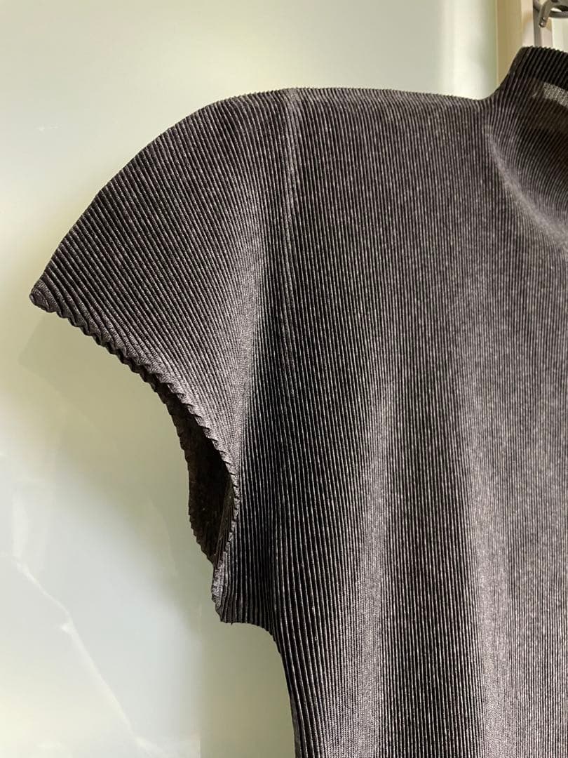 PLEATS PLEASE カットソー　黒