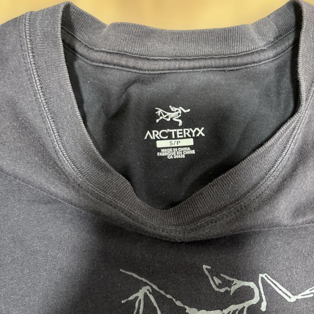 ARC'TERYX black tシャツ　短丈