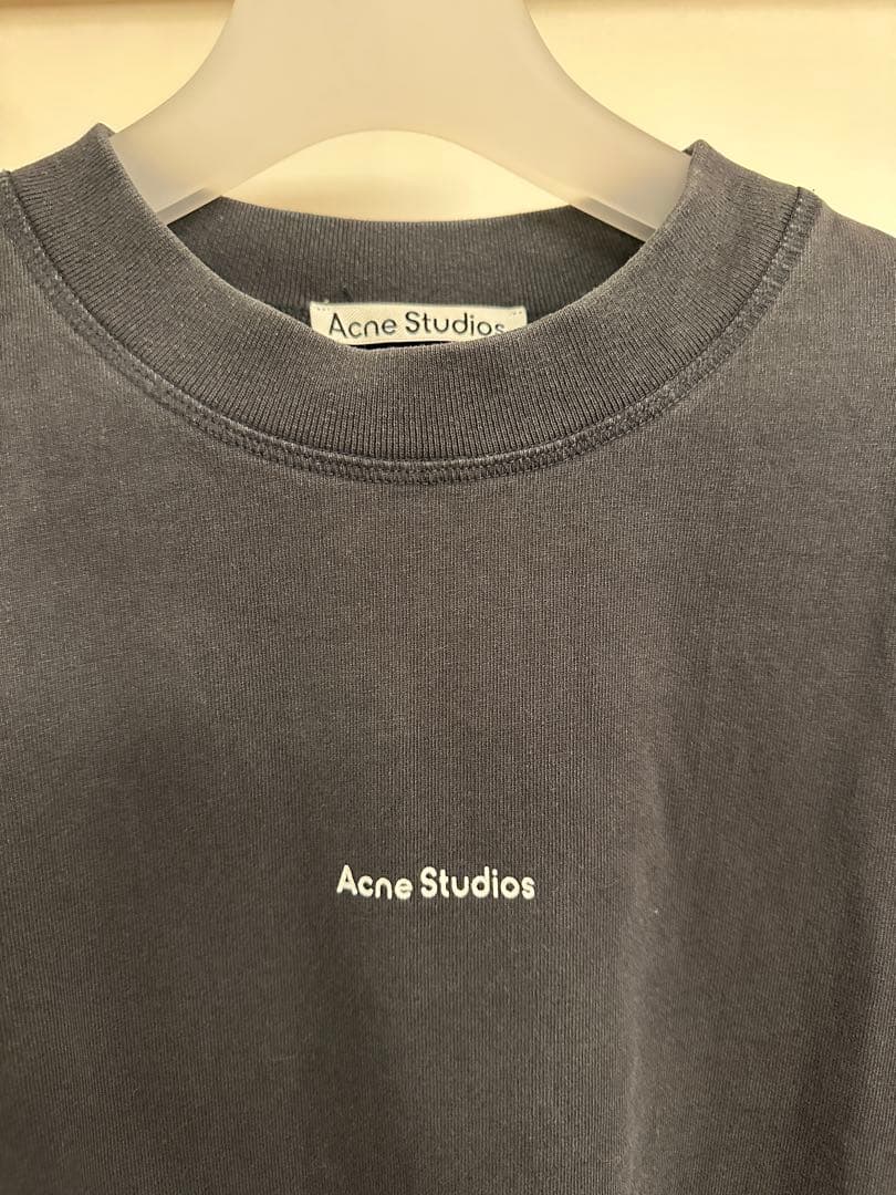 Acne StudiosロゴTシャツ