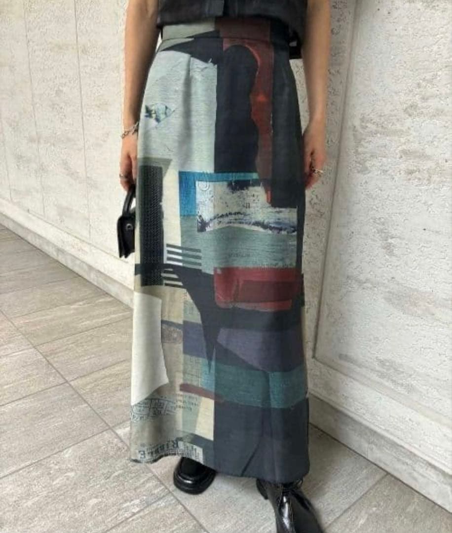 おすす様 新品タグ付きART COLLAGE PRINT SHEER SKIRT