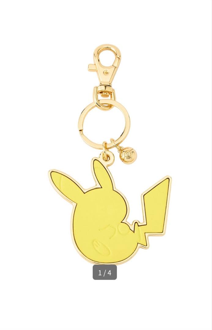完売品　ポケモンセンター 本革　キーホルダーセット(ピカチュウ+ブラッキー)