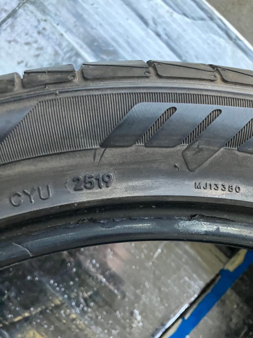 h*3様 MOMO M3 225/45-ZR18 95W 夏タイヤ 2019年製