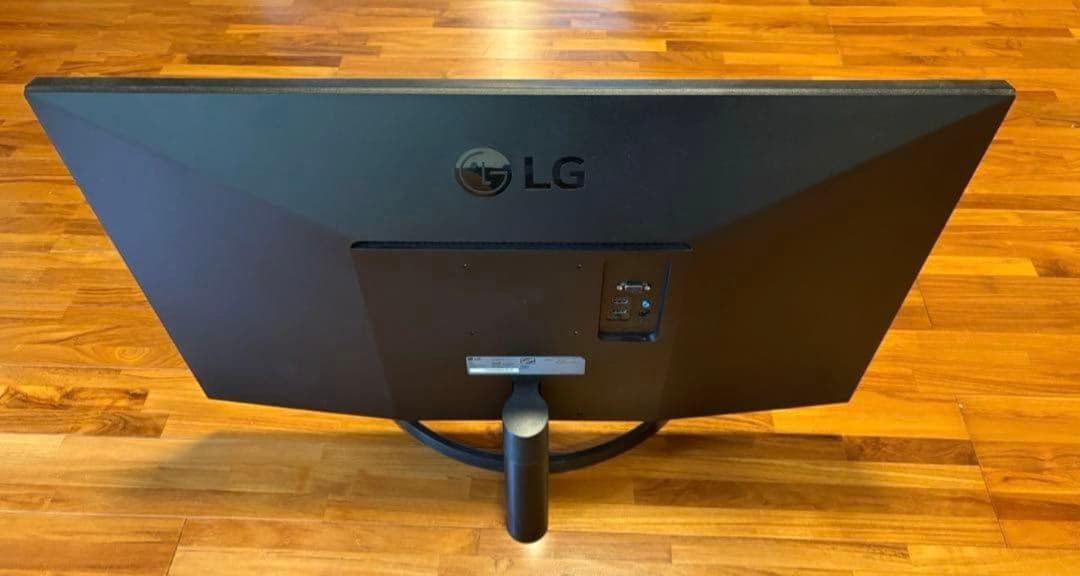 LG モニター　31.5インチ大画面IPSフルHDモニター