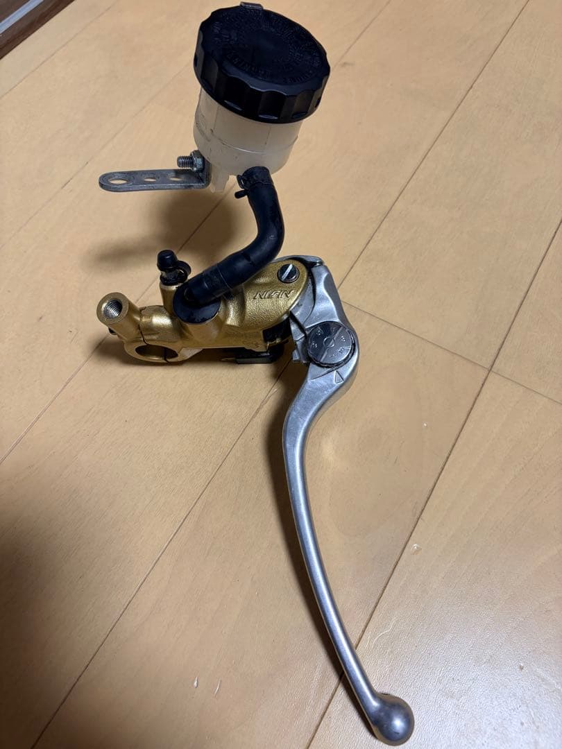 ラジアルマスターシリンダー2個