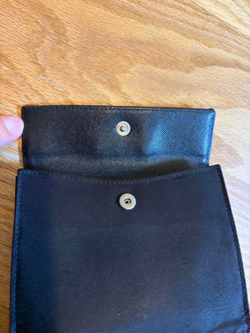 PRADA プラダ　二つ折り財布　ナイロン
