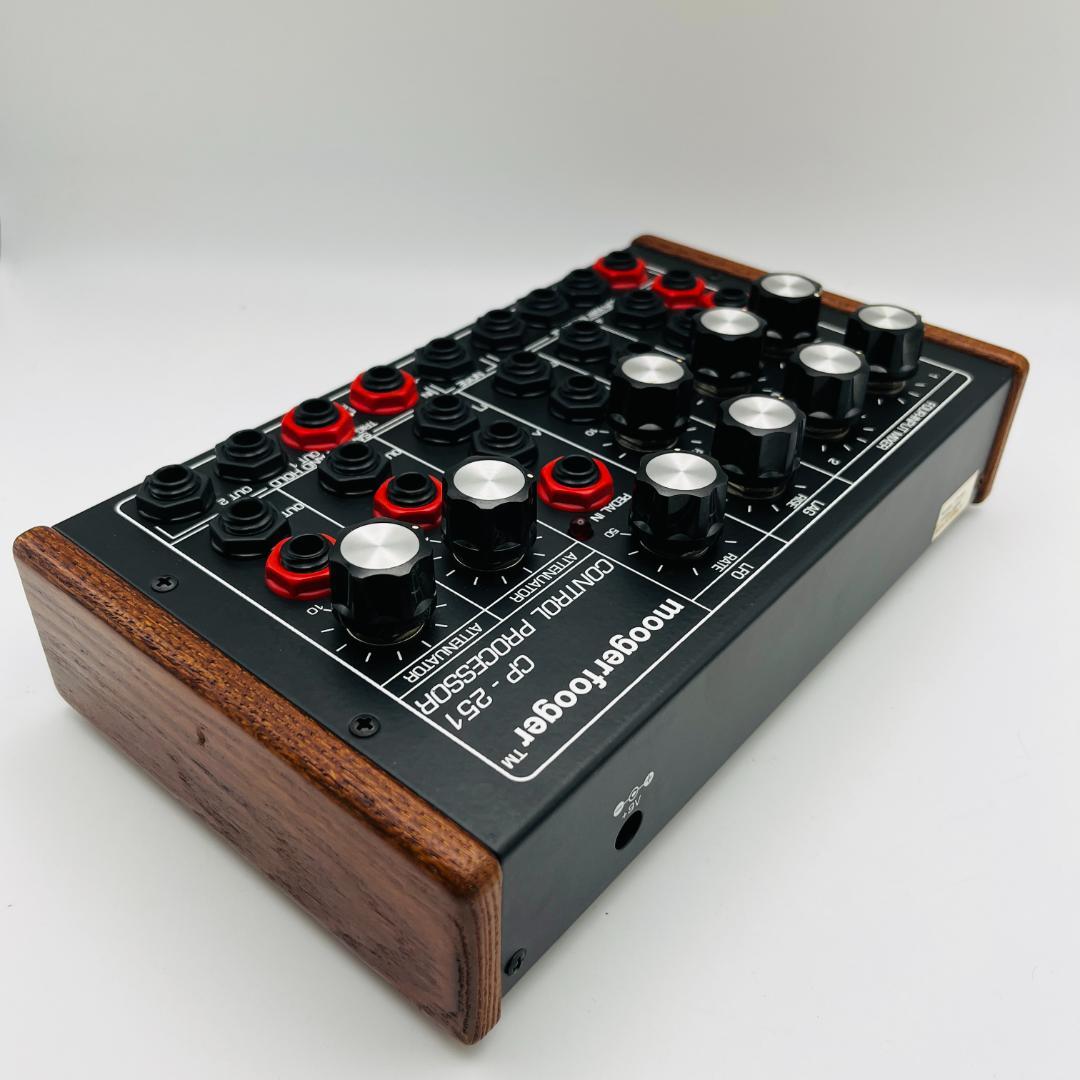 Moog Moogerfooger CP-251 モジュラーシンセサイザー