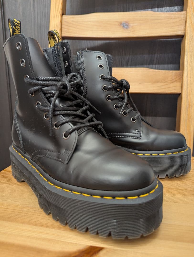 美品　Dr. Martens JADON 8ホールブラック 23.0サイドジップ
