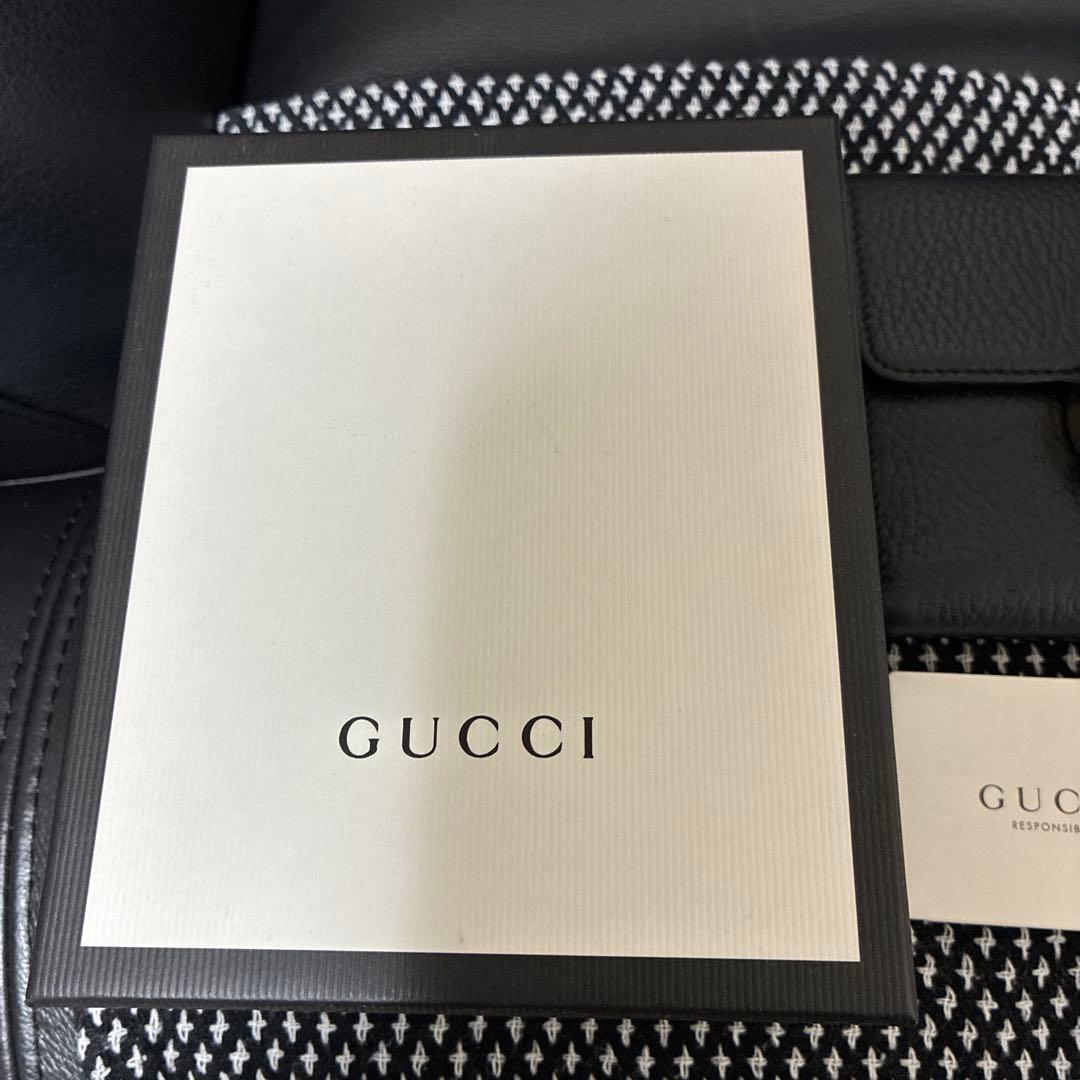 GUCCI二つ折財布