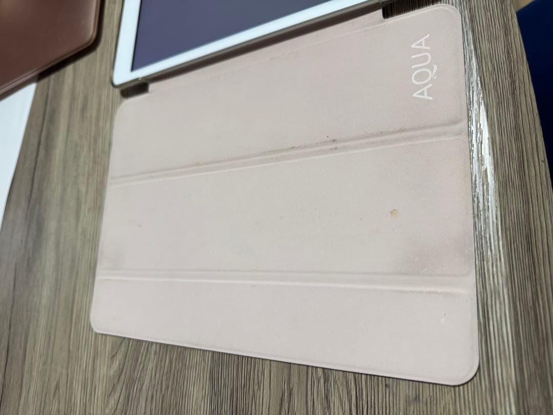 iPad第7世代　ピンクカバー付き(箱・付属品等なし)