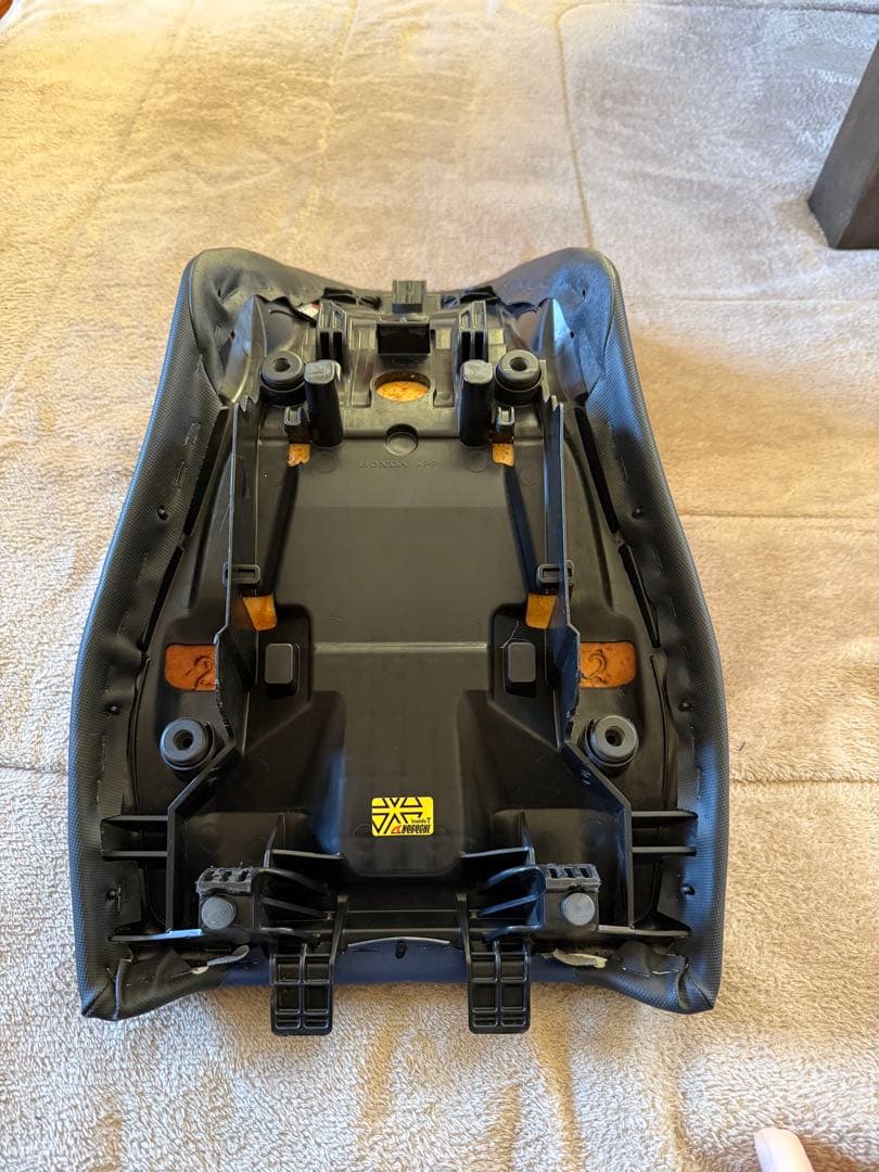 アフリカツイン1100用ノグチシート