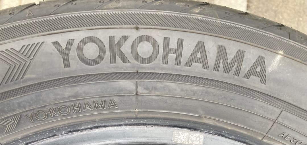 【走行短め】YOKOHAMA 165/65R15 25年製 夏タイヤ バリ溝