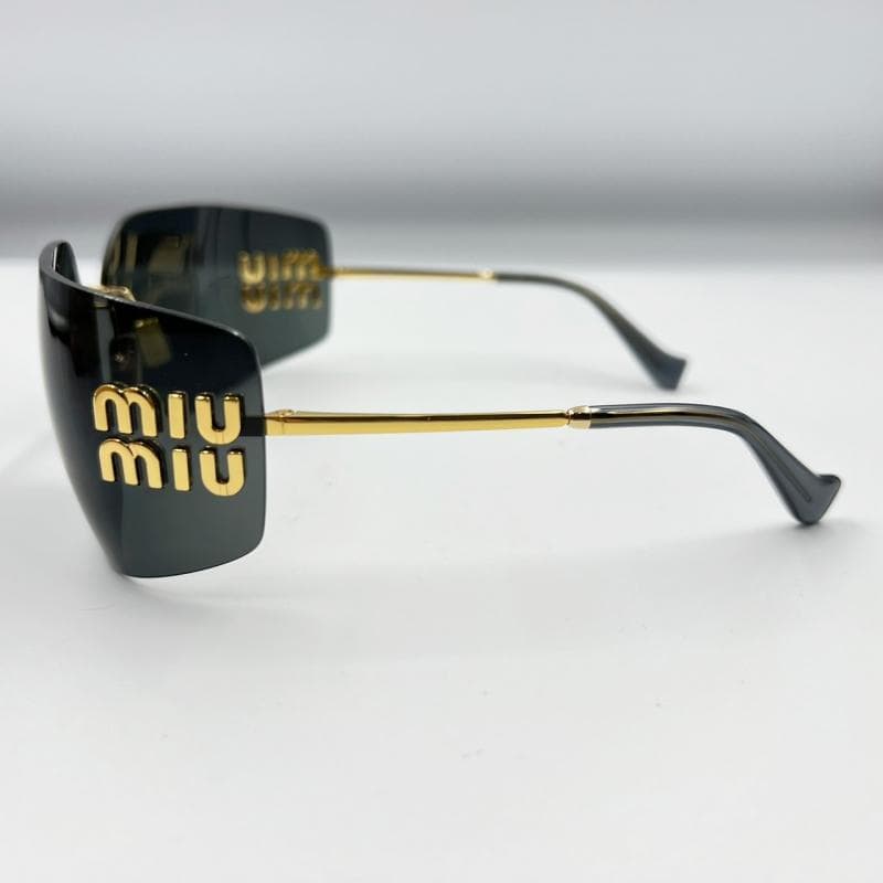 BLACK　miu miu 夜明けのサングラス ロゴ リムレス 度なし