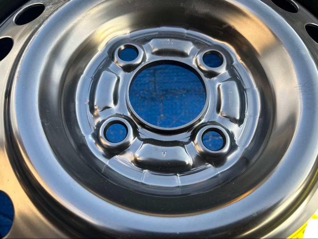 日産　ノート　E12 スペアタイヤ未使用品　15インチ 03