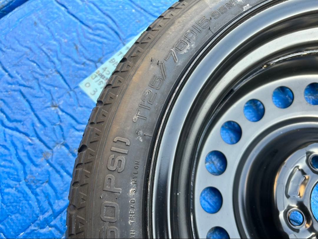 日産　ノート　E12 スペアタイヤ未使用品　15インチ 03
