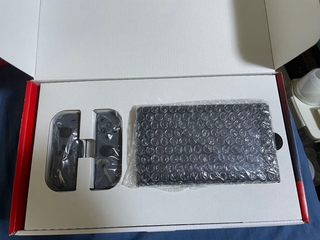 【極美品】NintendoSwitch本体+ピカチュウセット