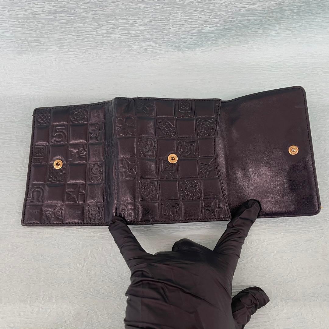 CHANEL 二つ折り財布 ココマーク 型押レザー コンパクトウォレット