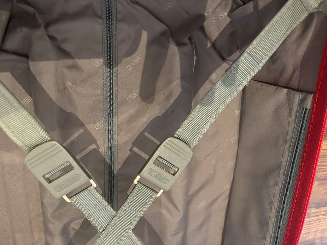 リモワRIMOWAレッド33L 2輪キャリーTSAロック付き スーツケース