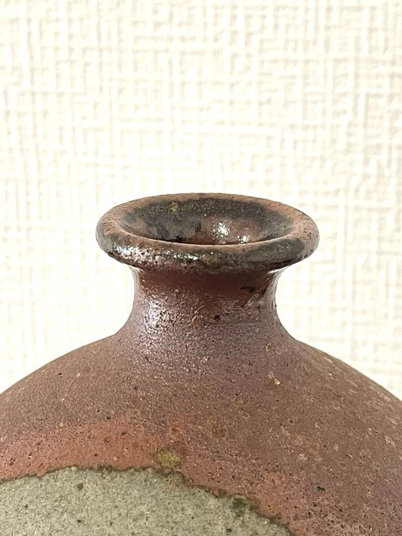 【金城敏男】 金城次郎長男 線彫魚紋花瓶 一輪挿し やちむん 壺屋焼 花入れ