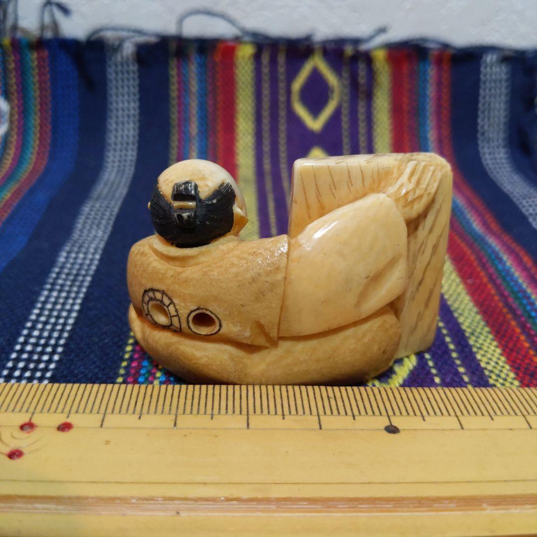 時代提げ物 人物根付 天然素材 在銘【江戸職人】高さ約3.3cm 重さ約40ｇ