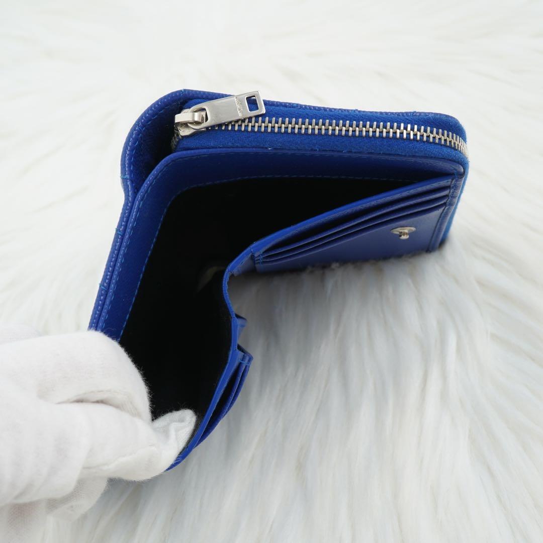 ほぼ未使用品　箱付き　SAINT LAURENT 二つ折り財布　レザー　YSL柄