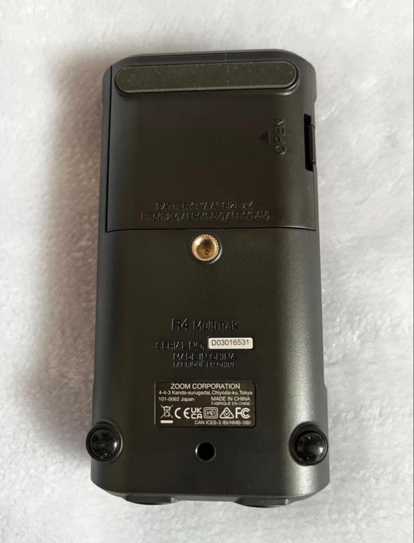 ZOOM R4 MultiTrak マルチトラックレコーダー