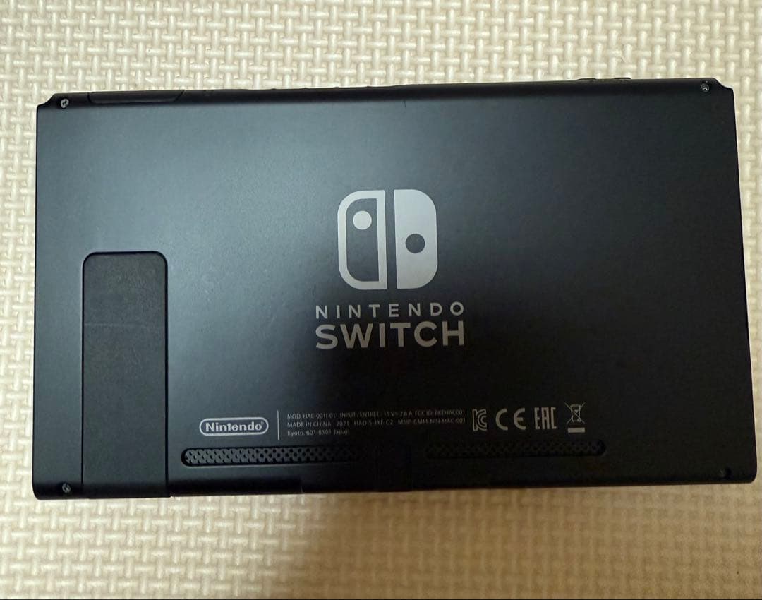 Switch本体と(SoftBank)32gbセット(MHRパッケージ版付き)