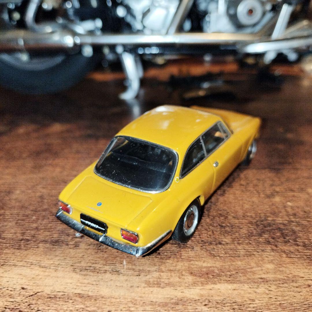 オートアート　1/43 アルファロメオ　1750 2台セット