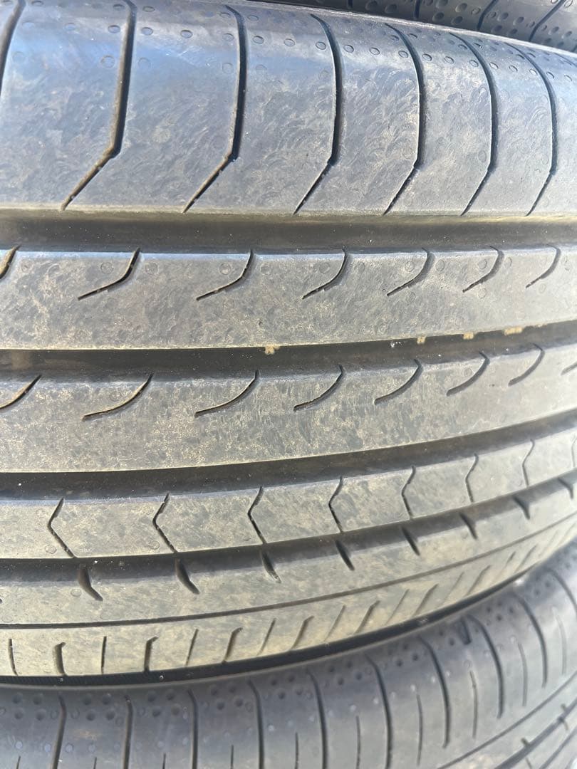 ヨコハマ　ブルーアース　rv03 225/60r17 25年製　イボ付き　9部山
