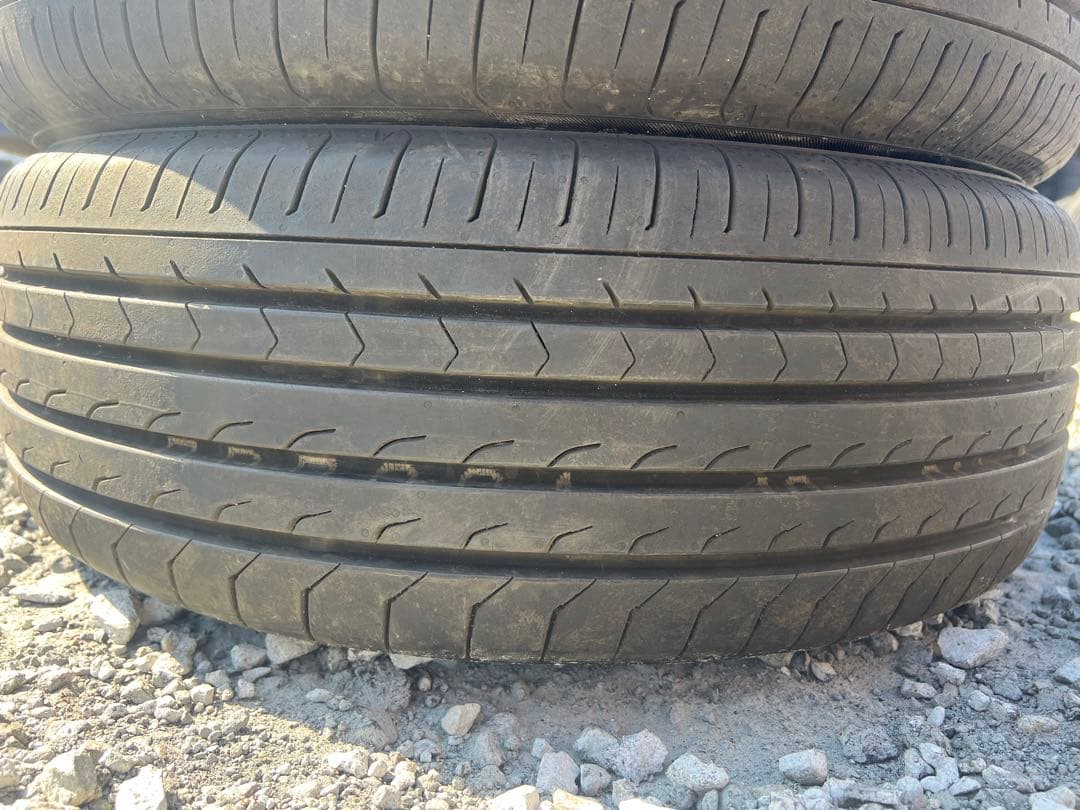 ヨコハマ　ブルーアース　rv03 225/60r17 25年製　イボ付き　9部山