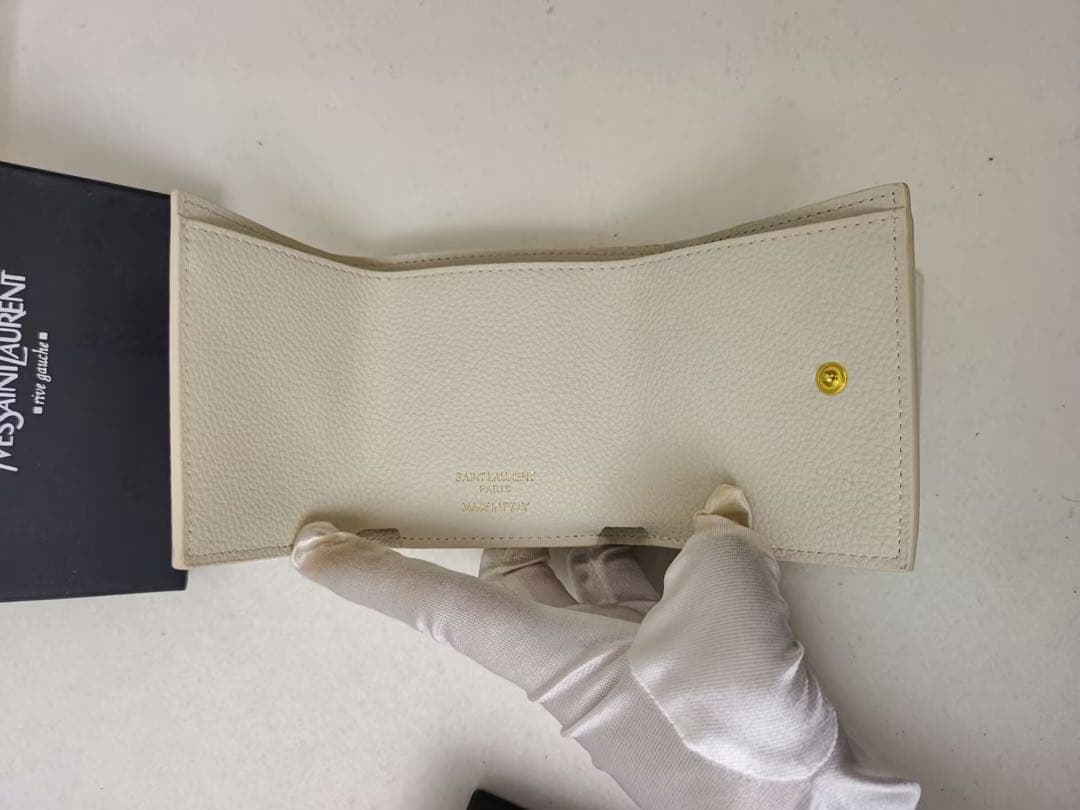 専用⚠️Yves Saint Laurent 三つ折り財布 ホワイト