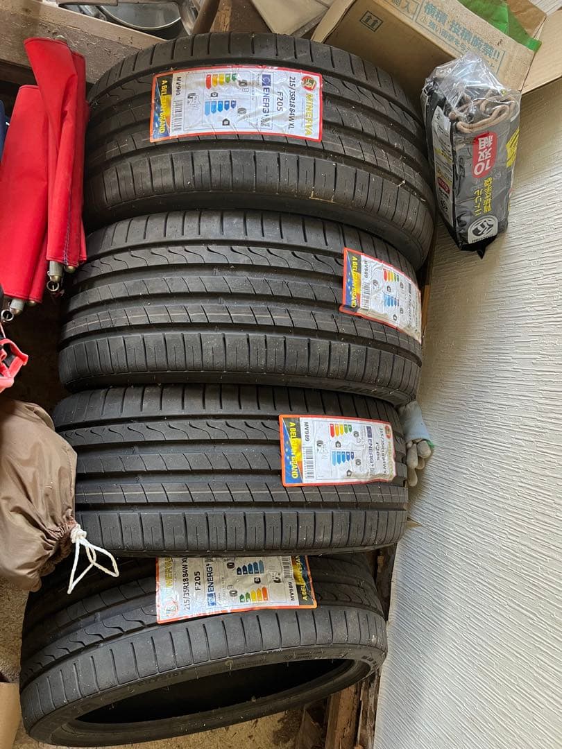 ミネルヴァ F205 215/35R18 新品