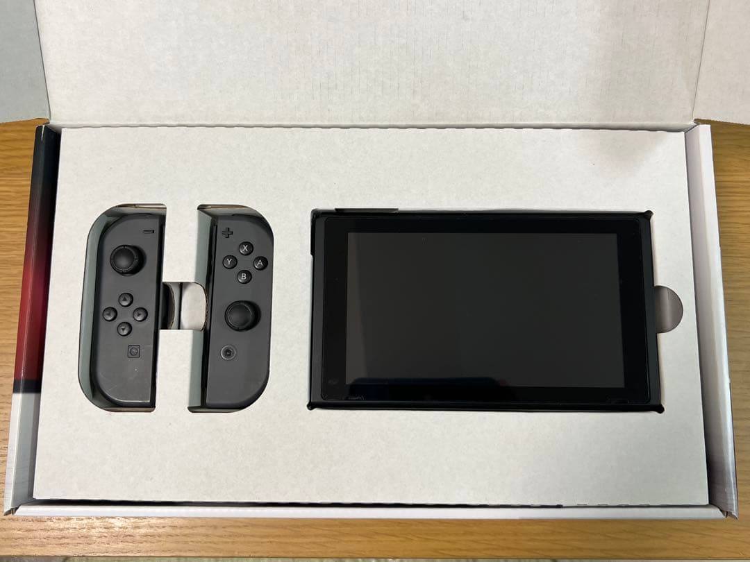 Nintendo Switch グレー 完品　32GBマイクロSDとケース付き