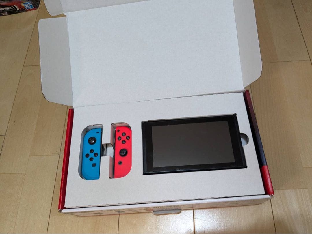 Switch本体セットカセット付き（スマッシュブラザーズ）