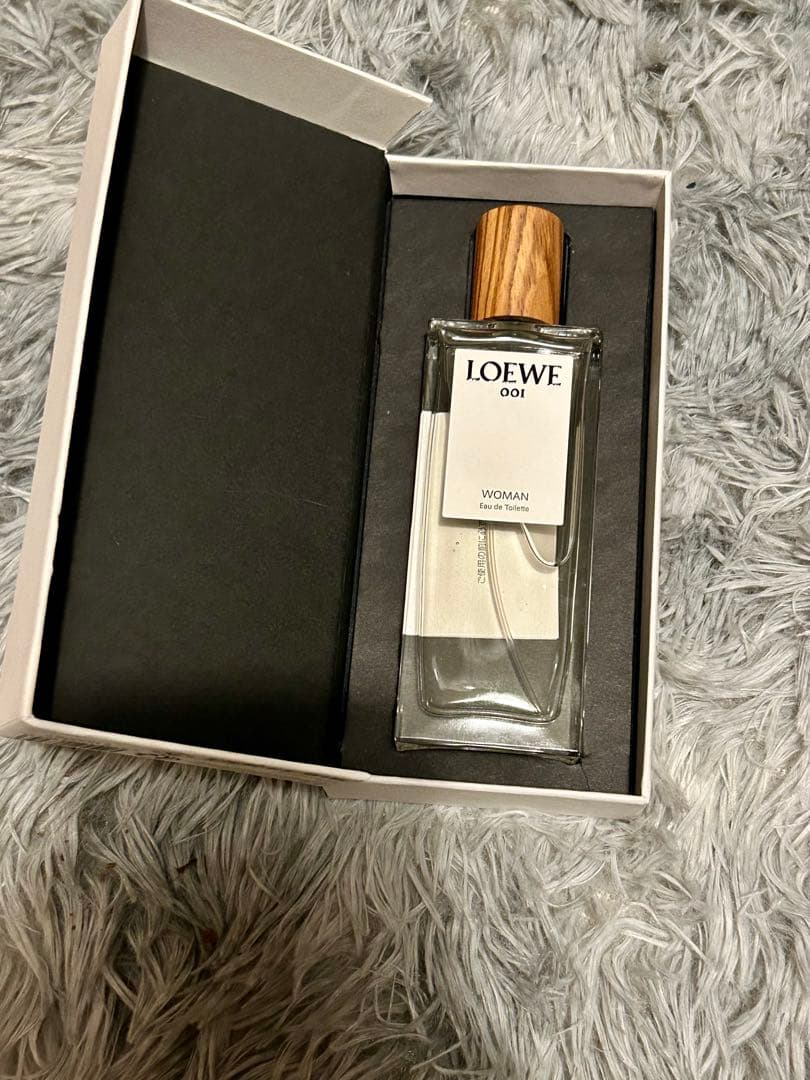 LOEWE 香水　001