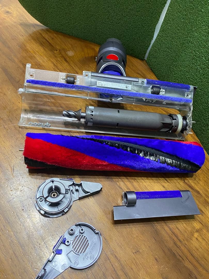 【美品】ダイソン dyson V8 slimソフトローラークリーナーヘッド