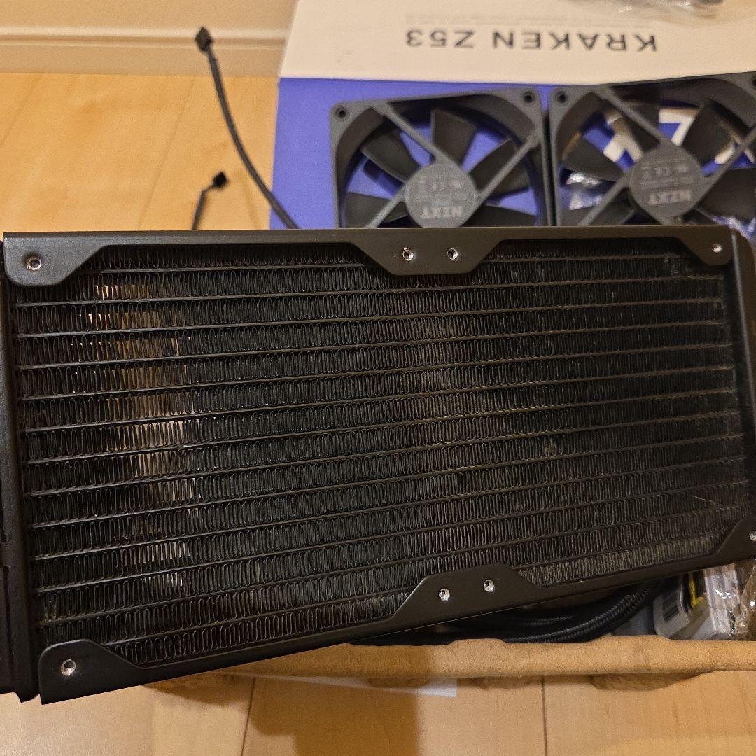 NZXT kraken Z53 LCDディスプレイ搭載