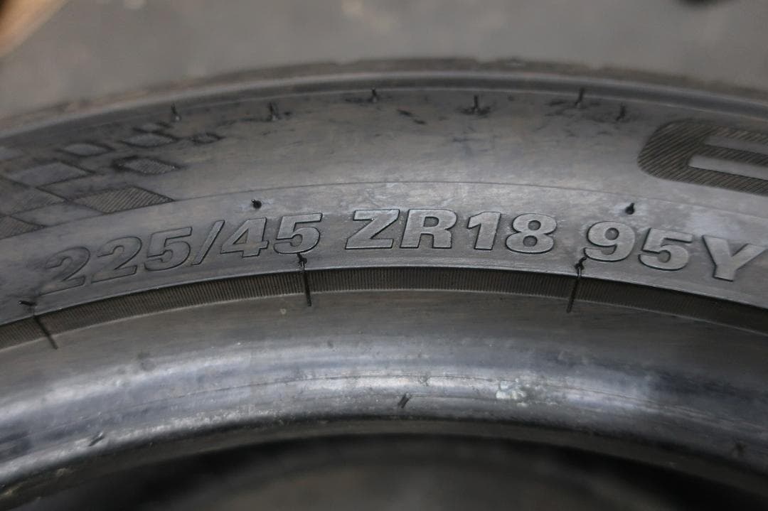 2024年製　クムホ　エクスタ　PS71　225/45R18　バリ溝90~95%