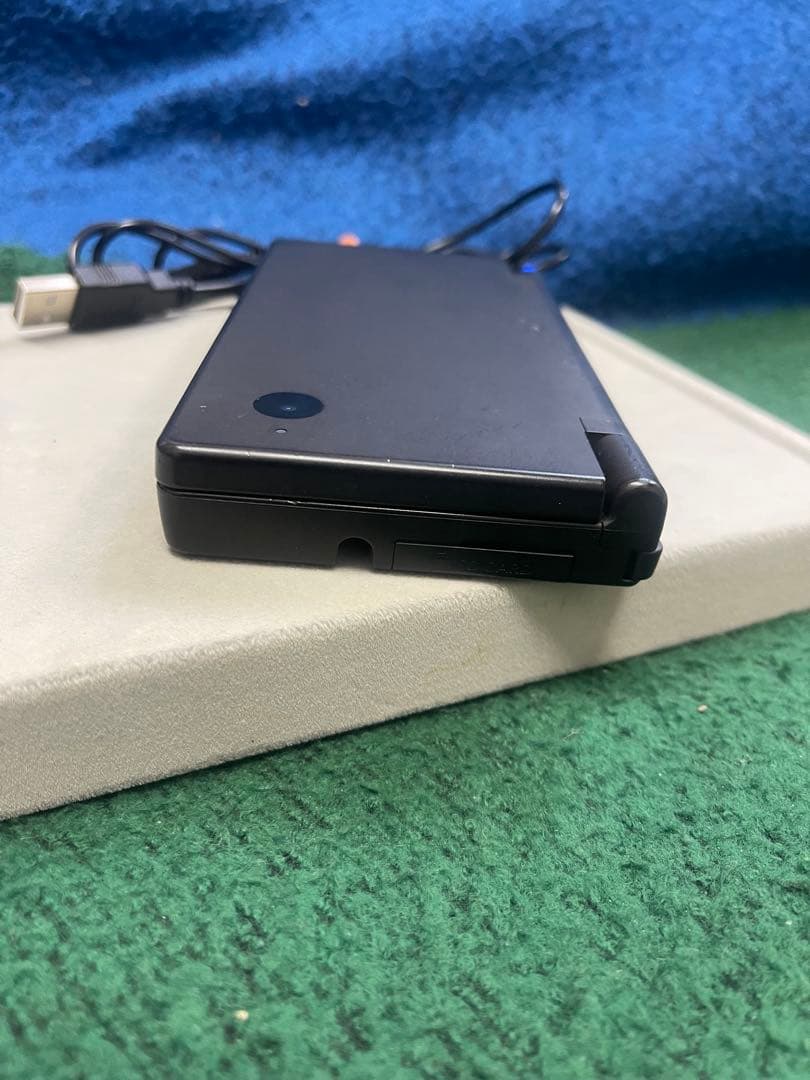 Nintendo DSi ブラック 本体 USB充電ケーブル付き