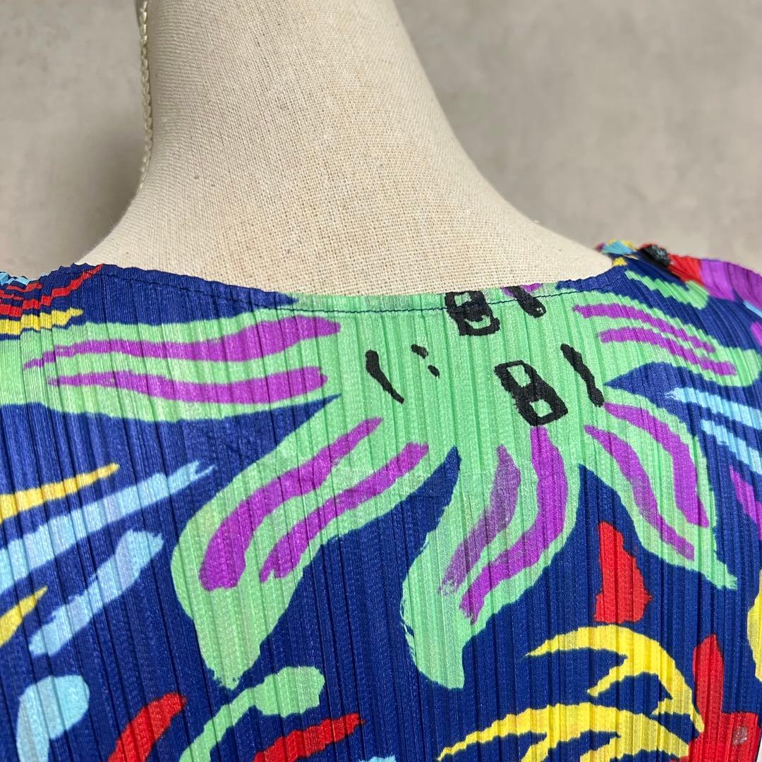 美品★プリーツプリーズ　PLEATS PLEASE イッセイミヤケ　柄Tシャツ